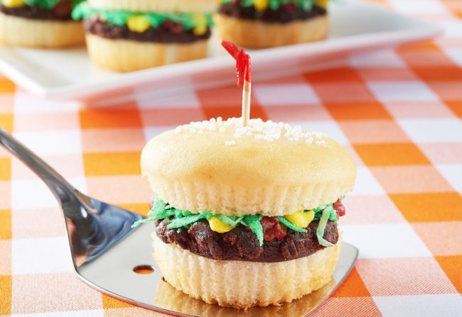 Dawn-Foods-Burger-Cupcake