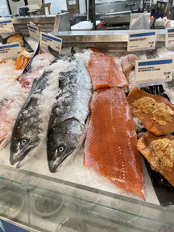 variety-of-fresh-seafood-at-grocery-store