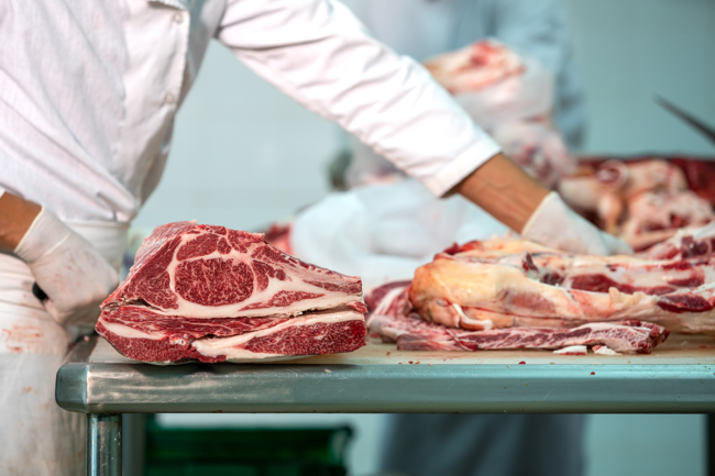 beef-cuts-in-processing-plant