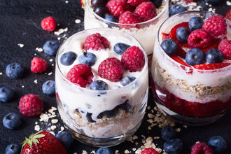 yogurt parfait with berries
