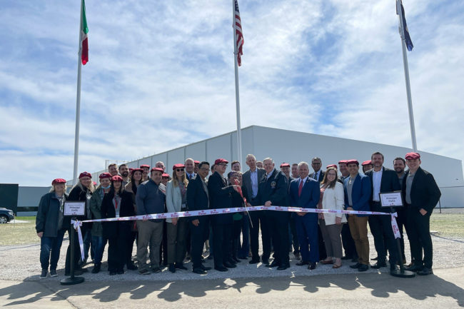 Missouri leaders join Principe Foods' executives to cut the ribbon on the new $200 million food facility in Columbia, Missouri.