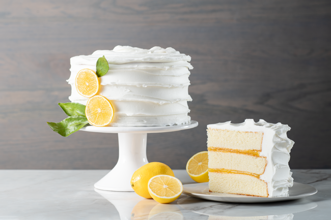 white cake with lemon slices